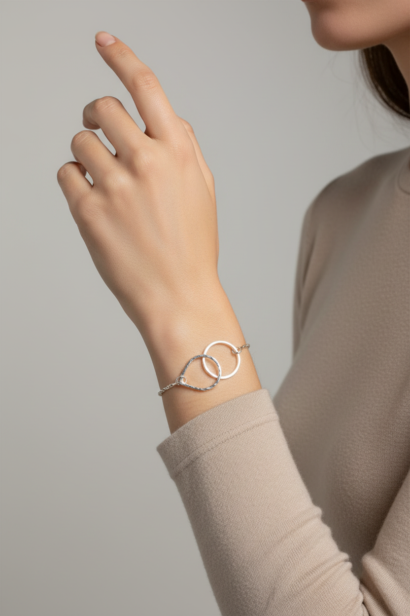 Interlocking Teardrop & Circle Bracelet