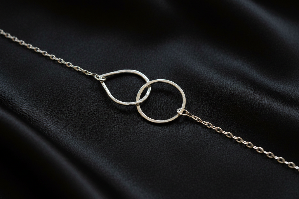 Interlocking Teardrop & Circle Bracelet