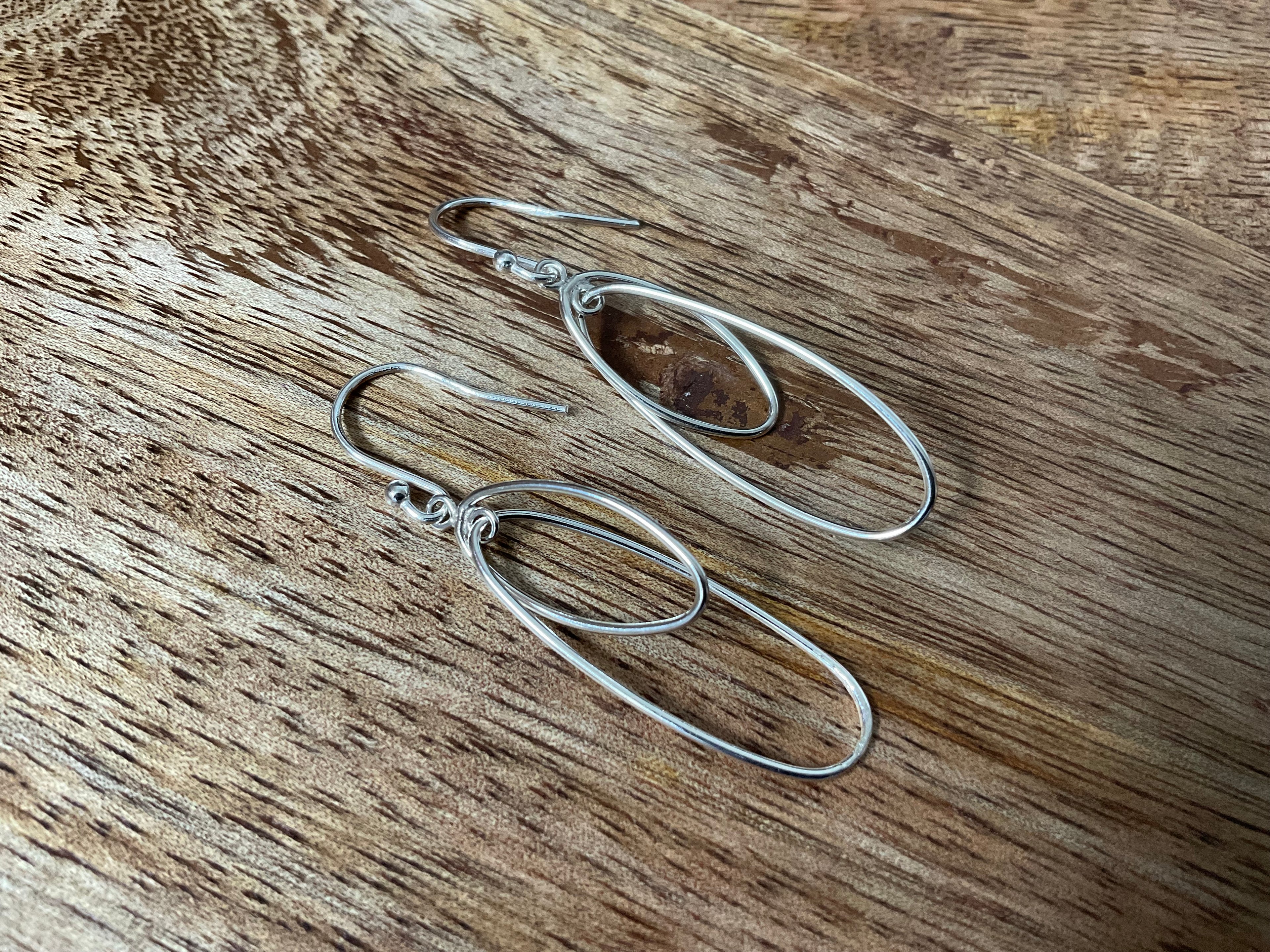 Interlocking Ovals Dangle Earrings