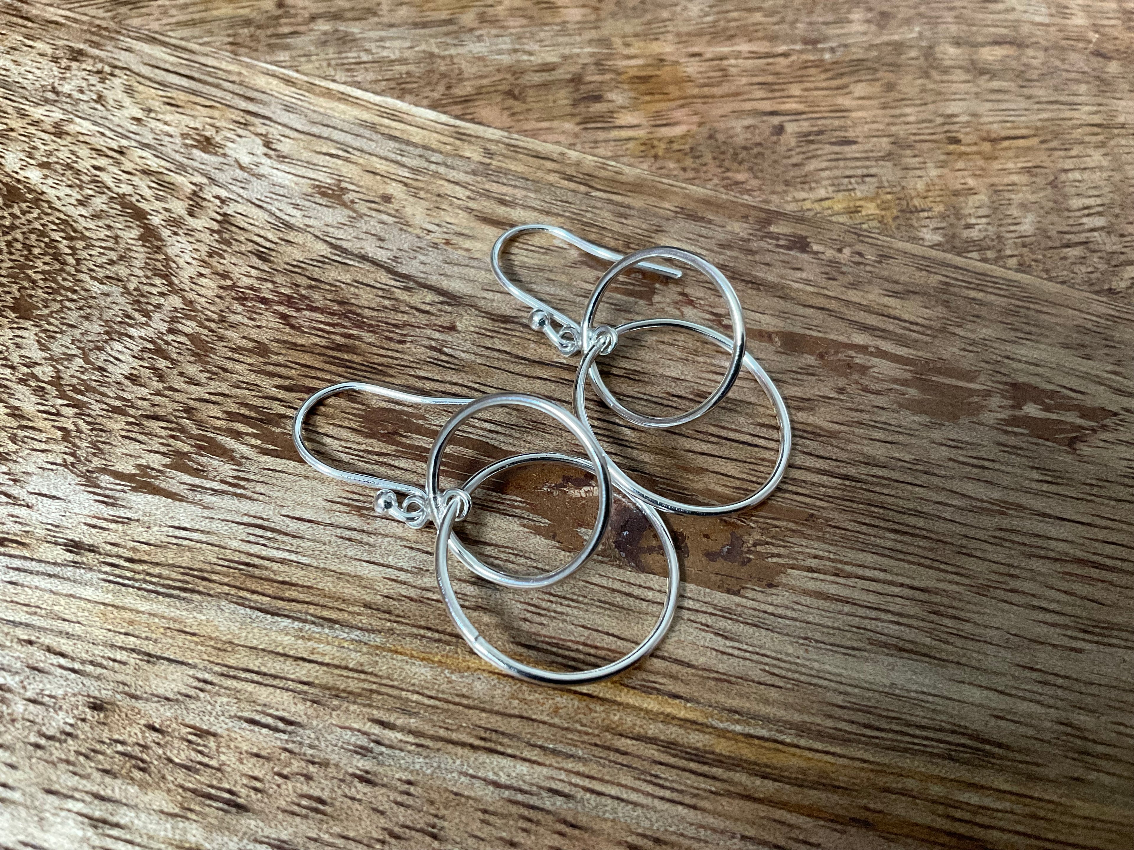 Interlocking Circles Dangle Earrings