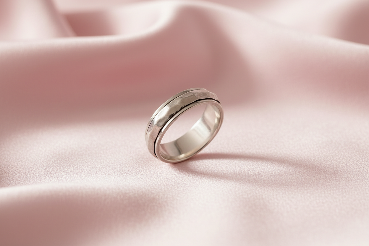 Hammerd Silver Spinner Ring