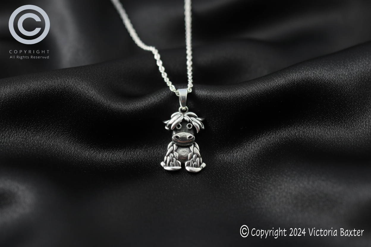 Highland Cow Pendant & Chain