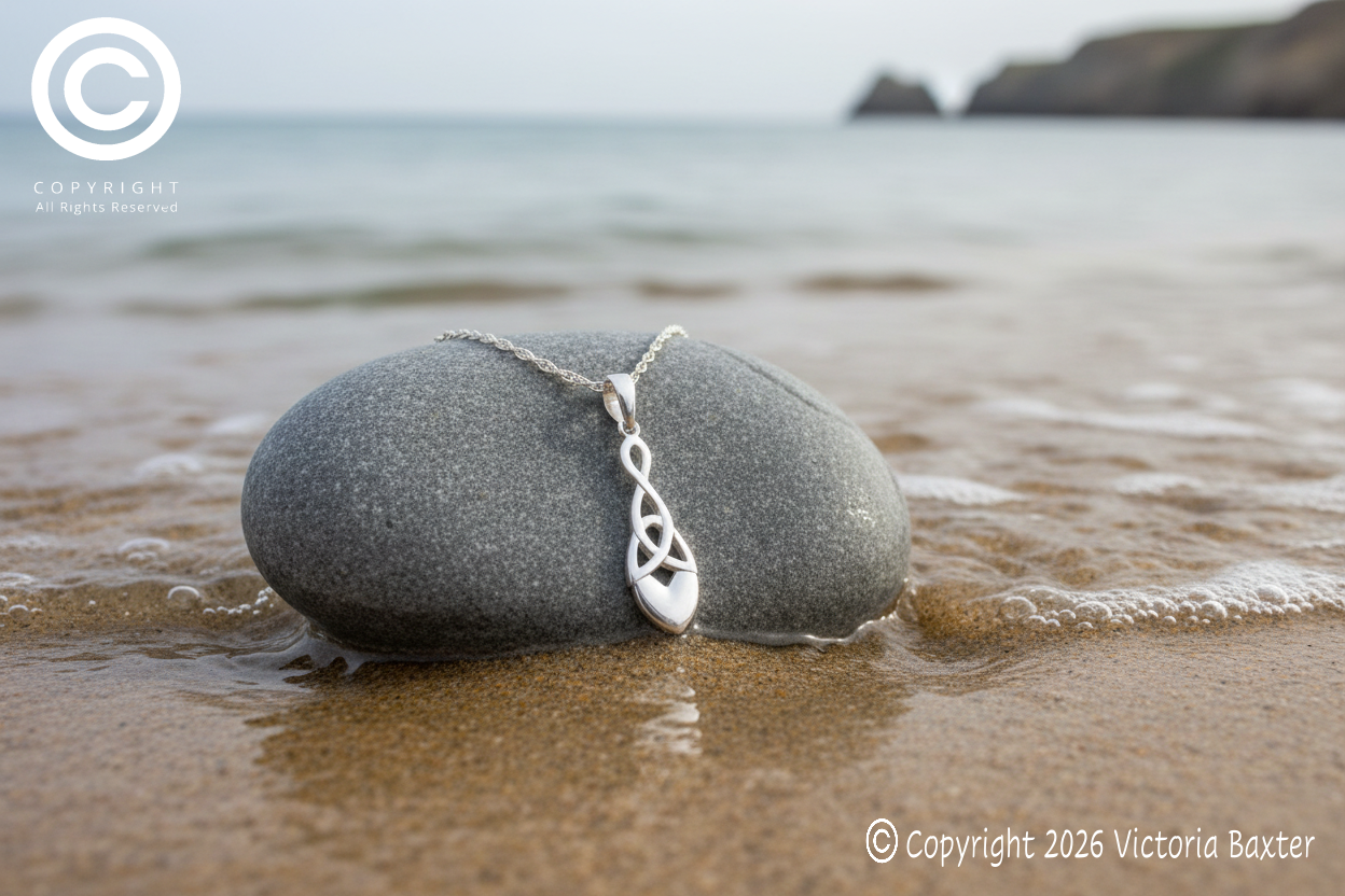 Welsh Celtic Love Spoon Pendant & Chain - Large