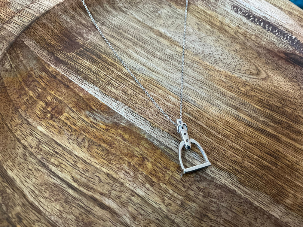 Stirrup Pendant & Chain