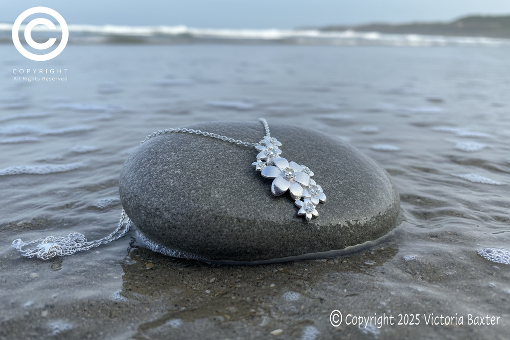 Daffodil Bunch Pendant & Chain