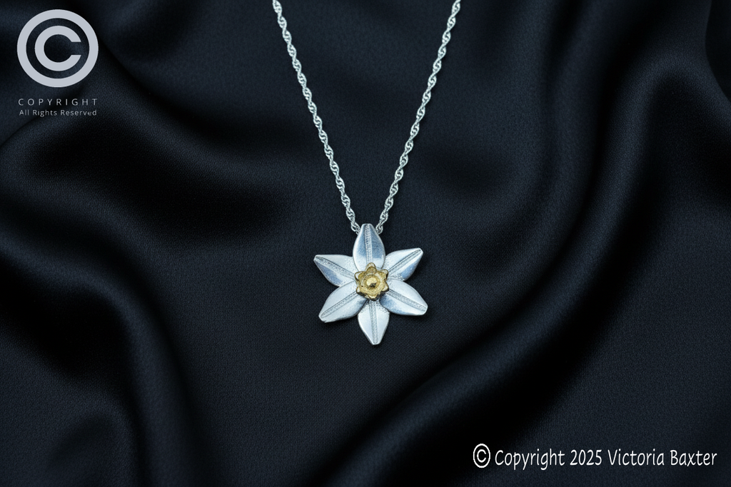 Daffodil Pendant & Chain