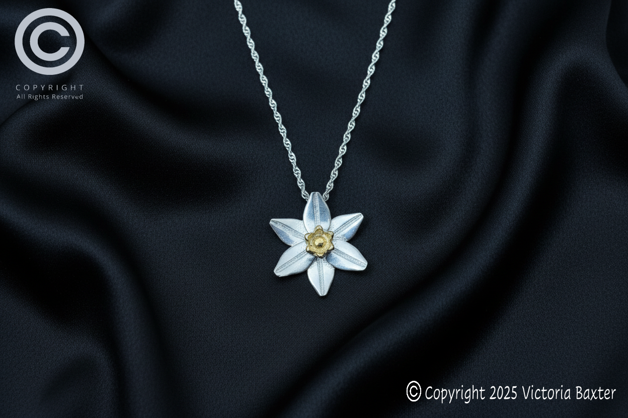 Daffodil Pendant & Chain