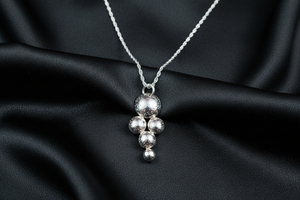Domed Pendant & Chain