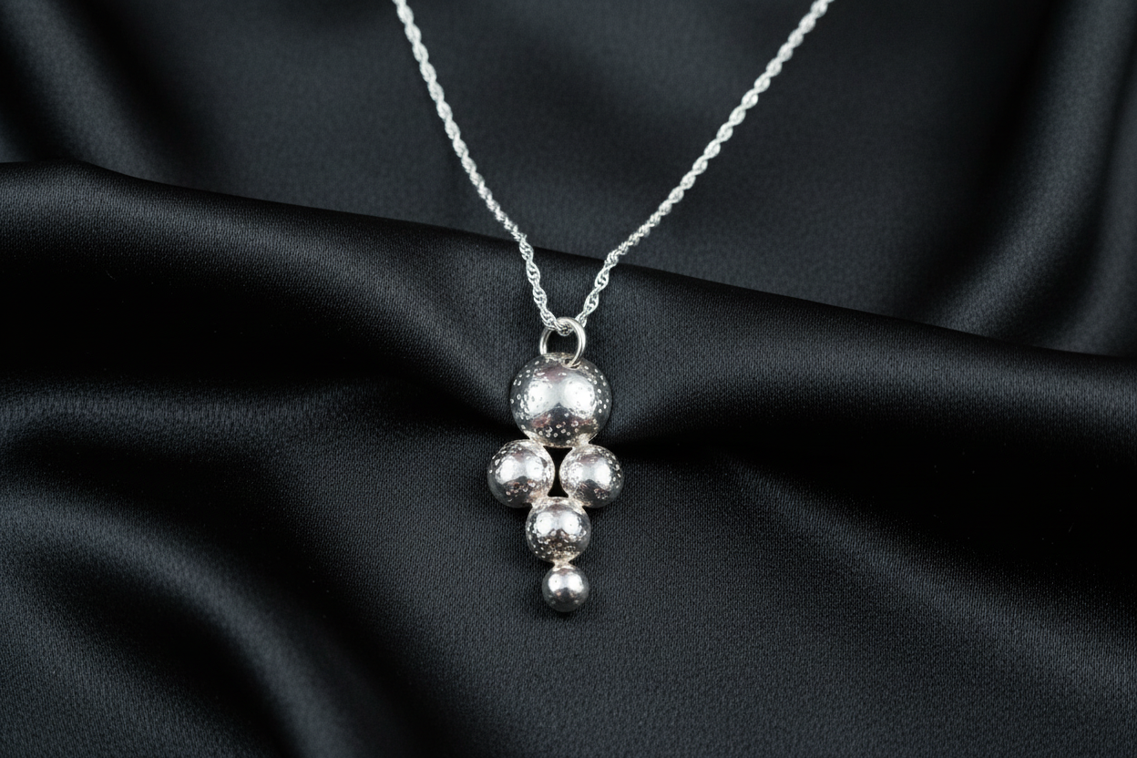 Domed Pendant & Chain