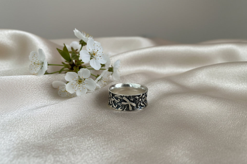 Dragonfly Floral Ring