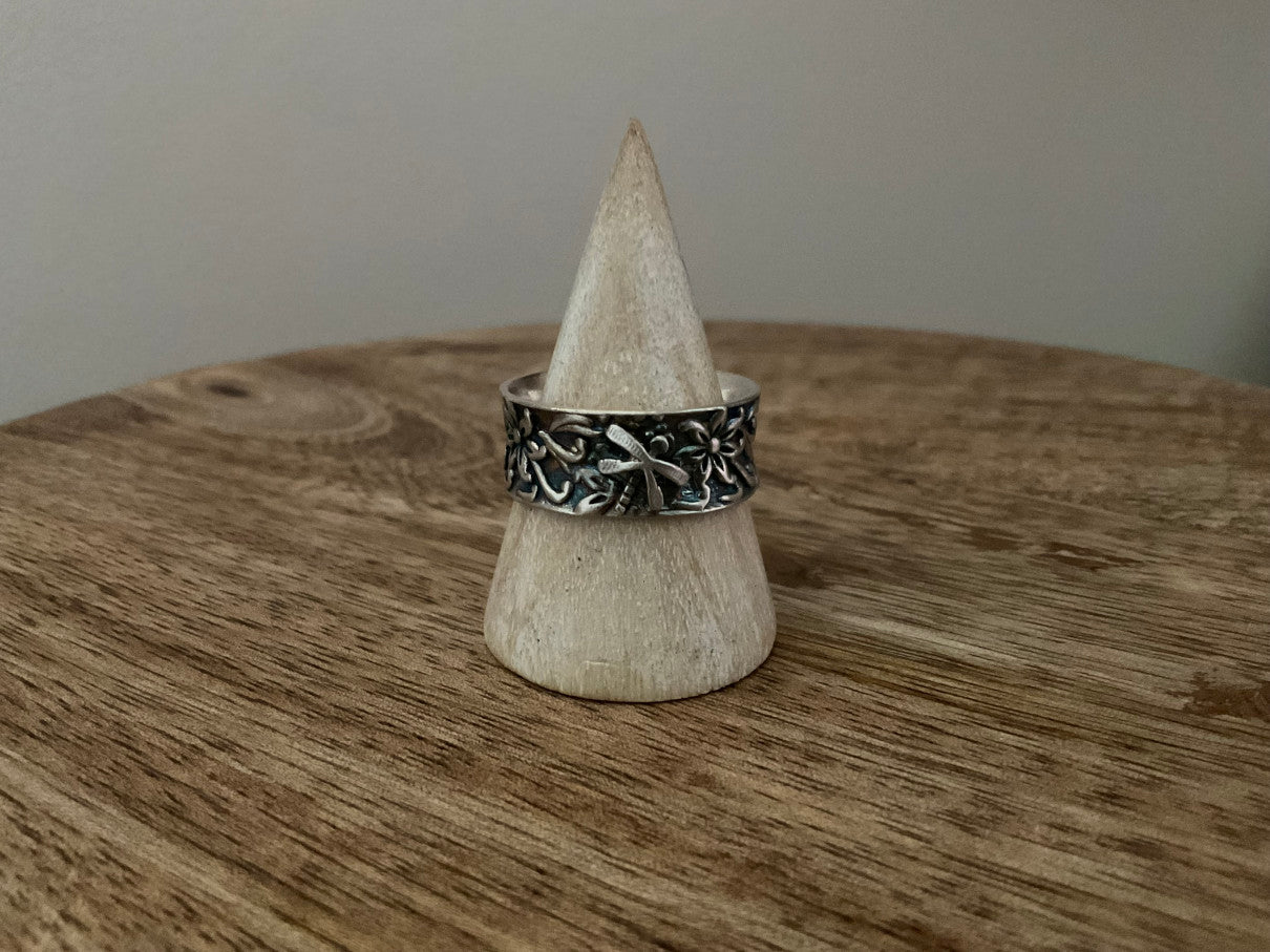 Dragonfly Floral Ring