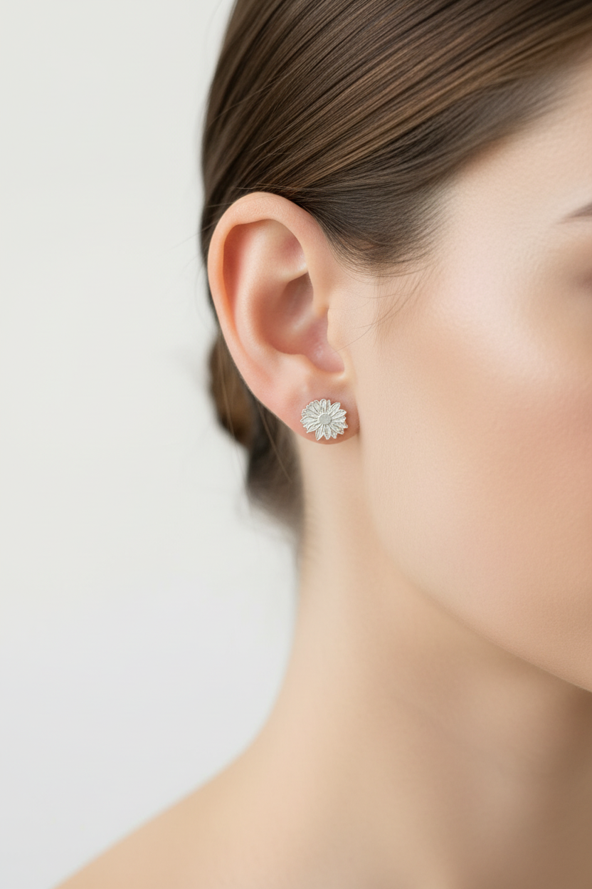 April Birth Flower Stud Earrings - Daisy Stud Earrings