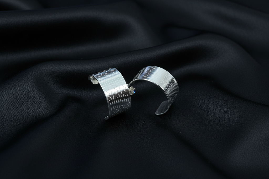 Geometric Pattern Hoop Stud Earrings