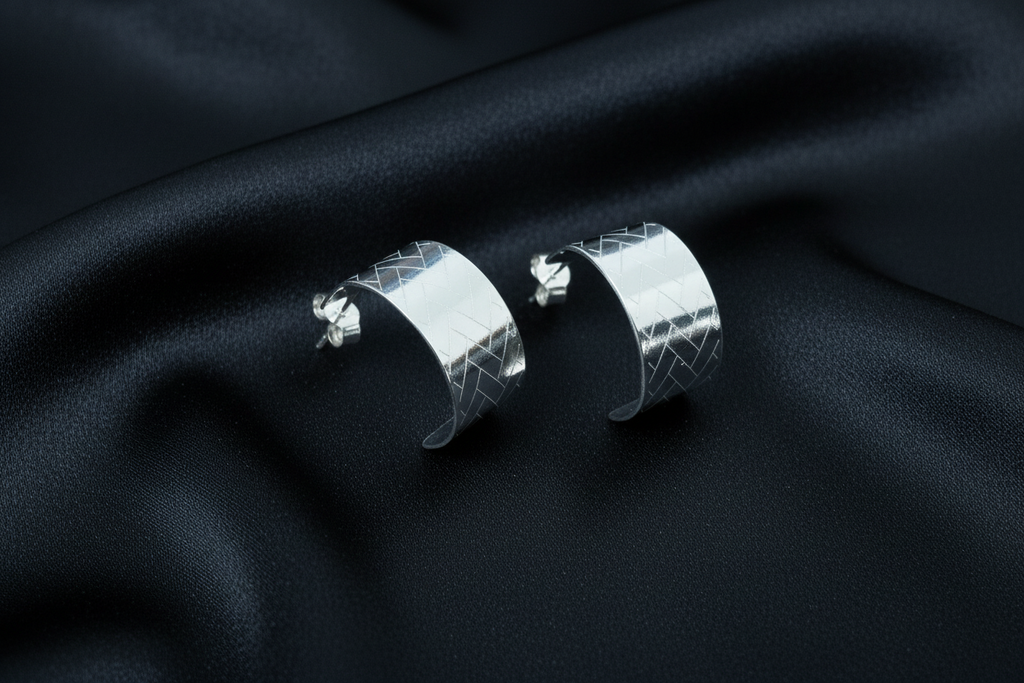 Etched Geometric Pattern Hoop Stud Earrings
