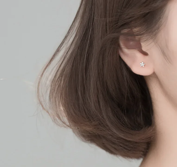 Articulated Heart Stud Earrings (Copy) (Copy) (Copy) (Copy)