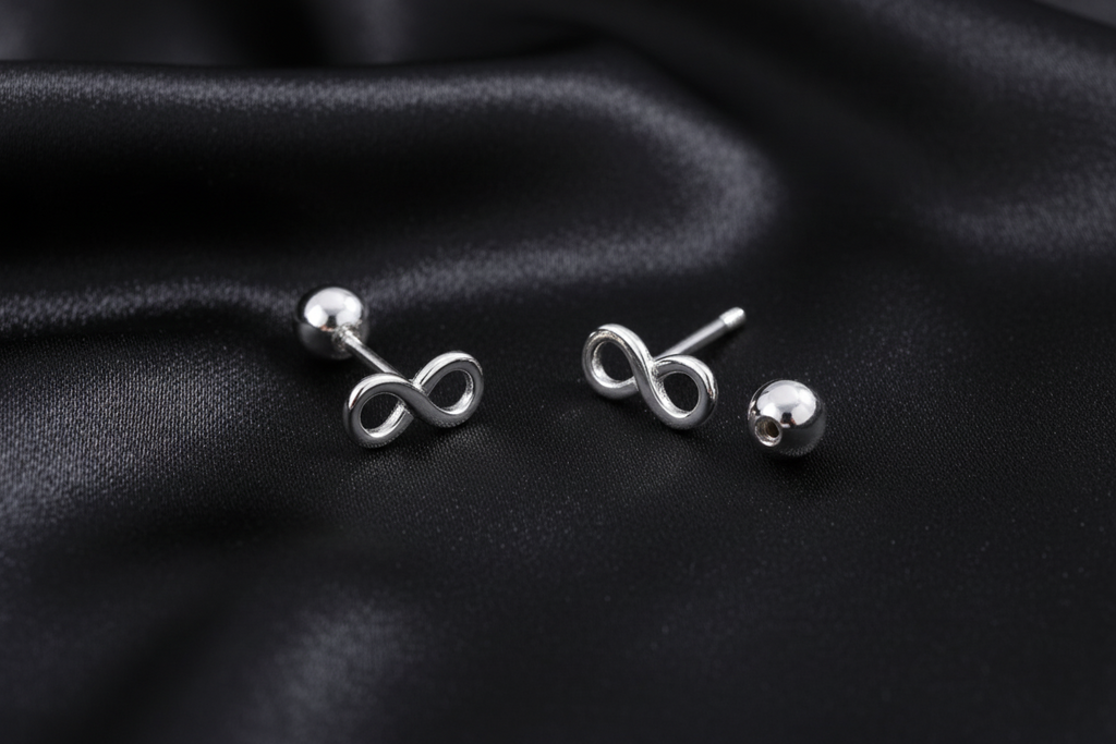 Articulated Heart Stud Earrings (Copy) (Copy) (Copy) (Copy) (Copy)