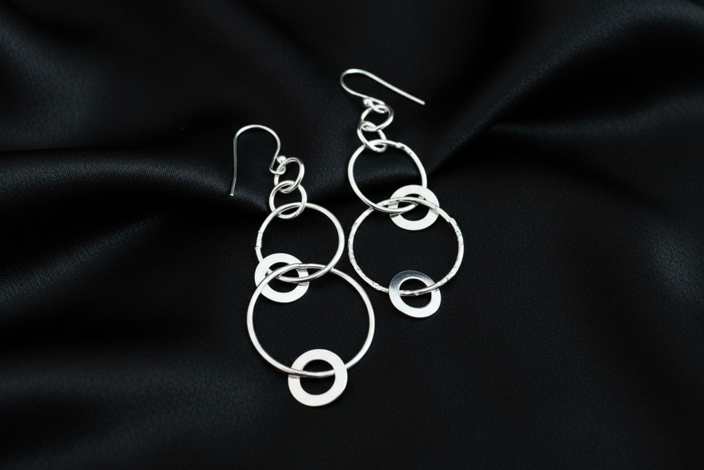 Multi-Size Interlocking Circles Dangle Earrings