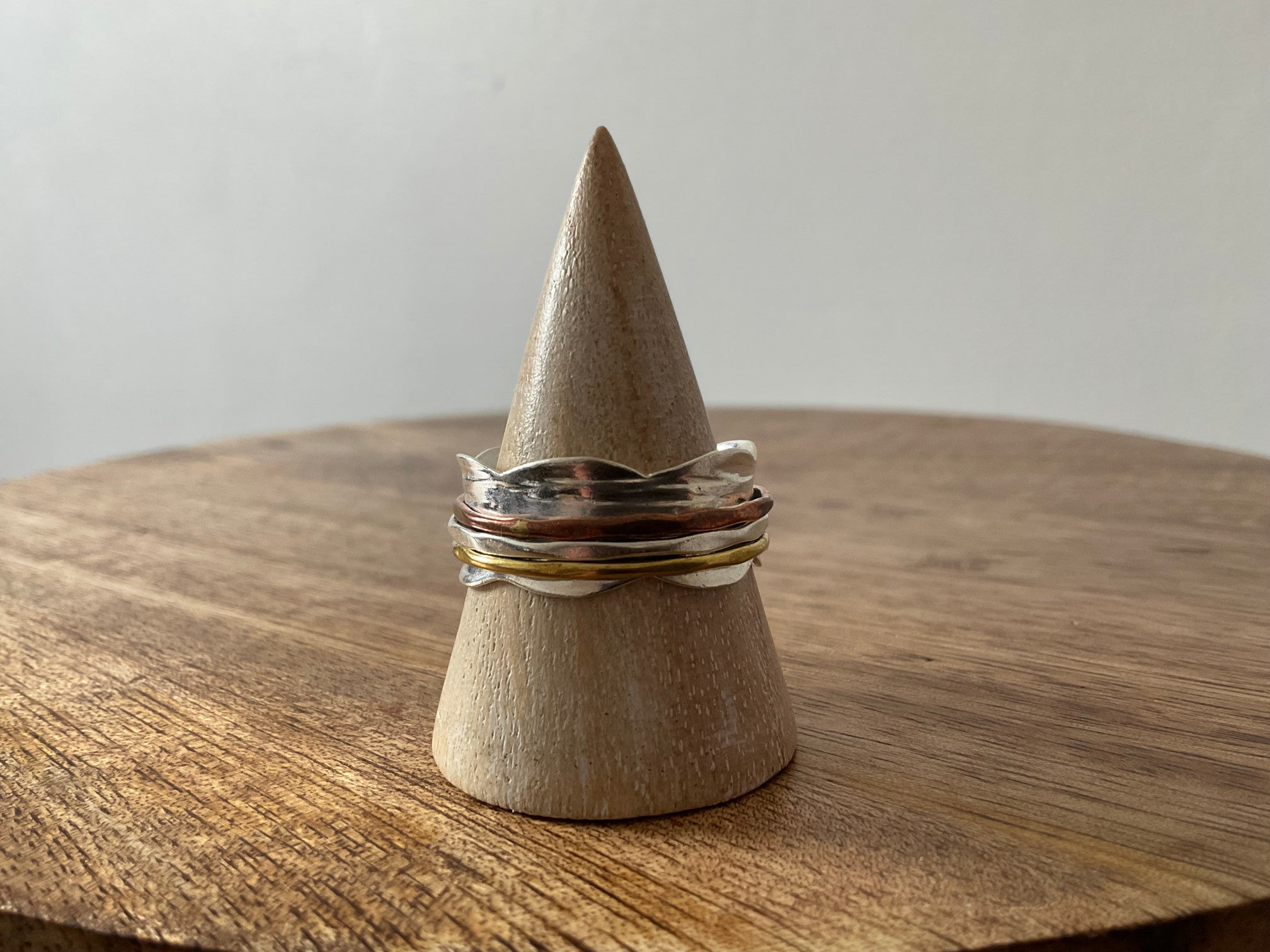 Frill Edge Spinner Ring