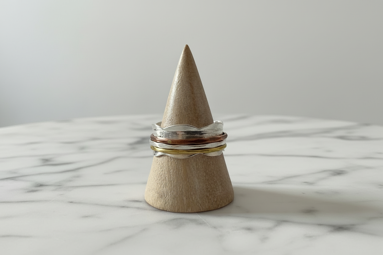 Frill Edge Spinner Ring