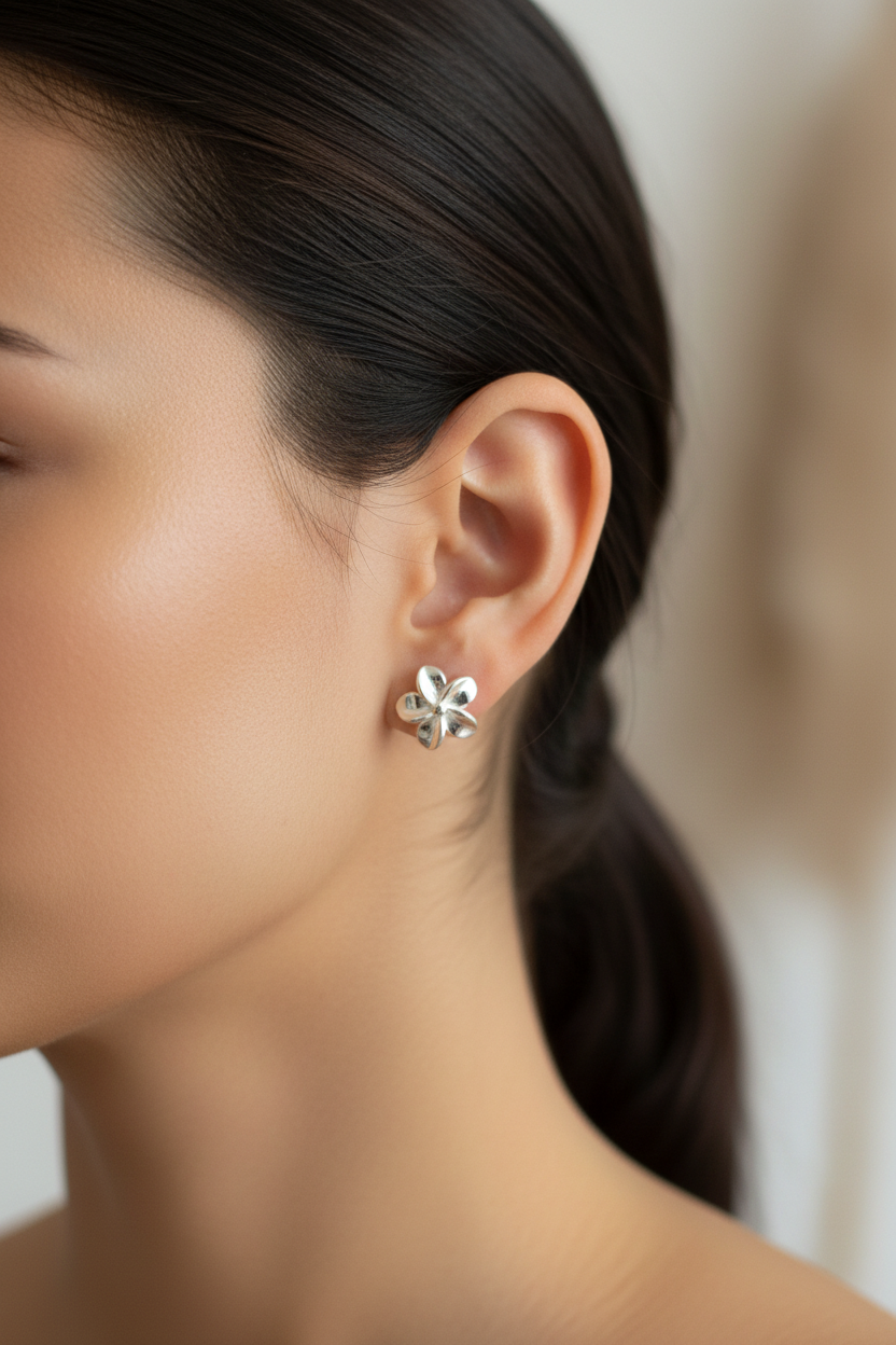Lilly Stud Earrings