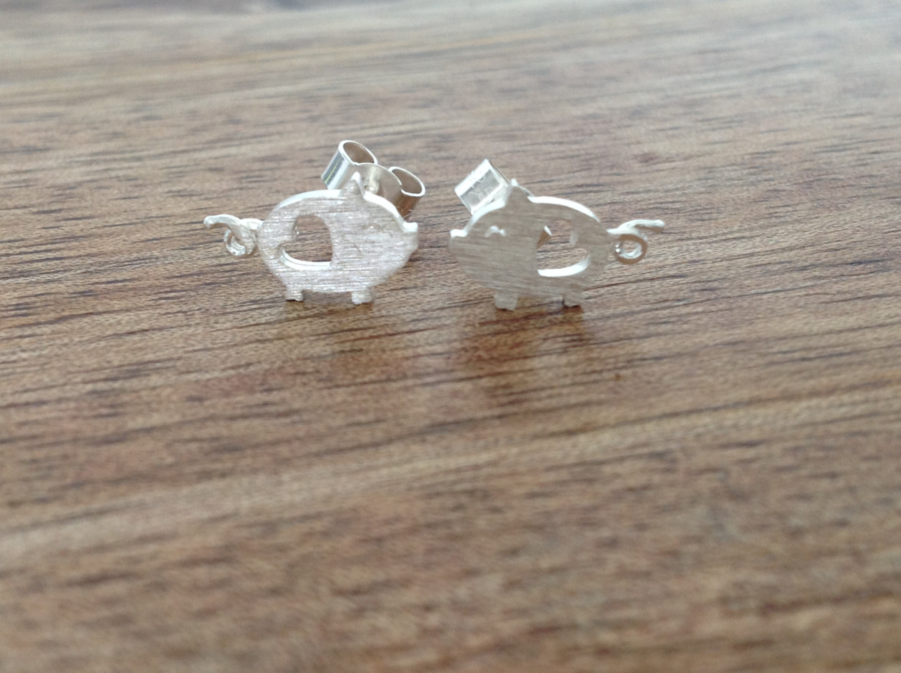 Pig Stud Earrings - Click Image to Close